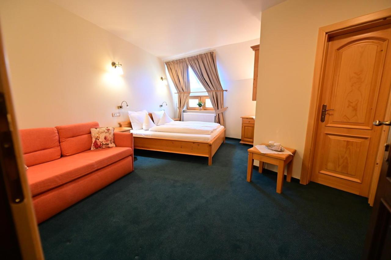 Natura Family Resort Avrig Eksteriør bilde
